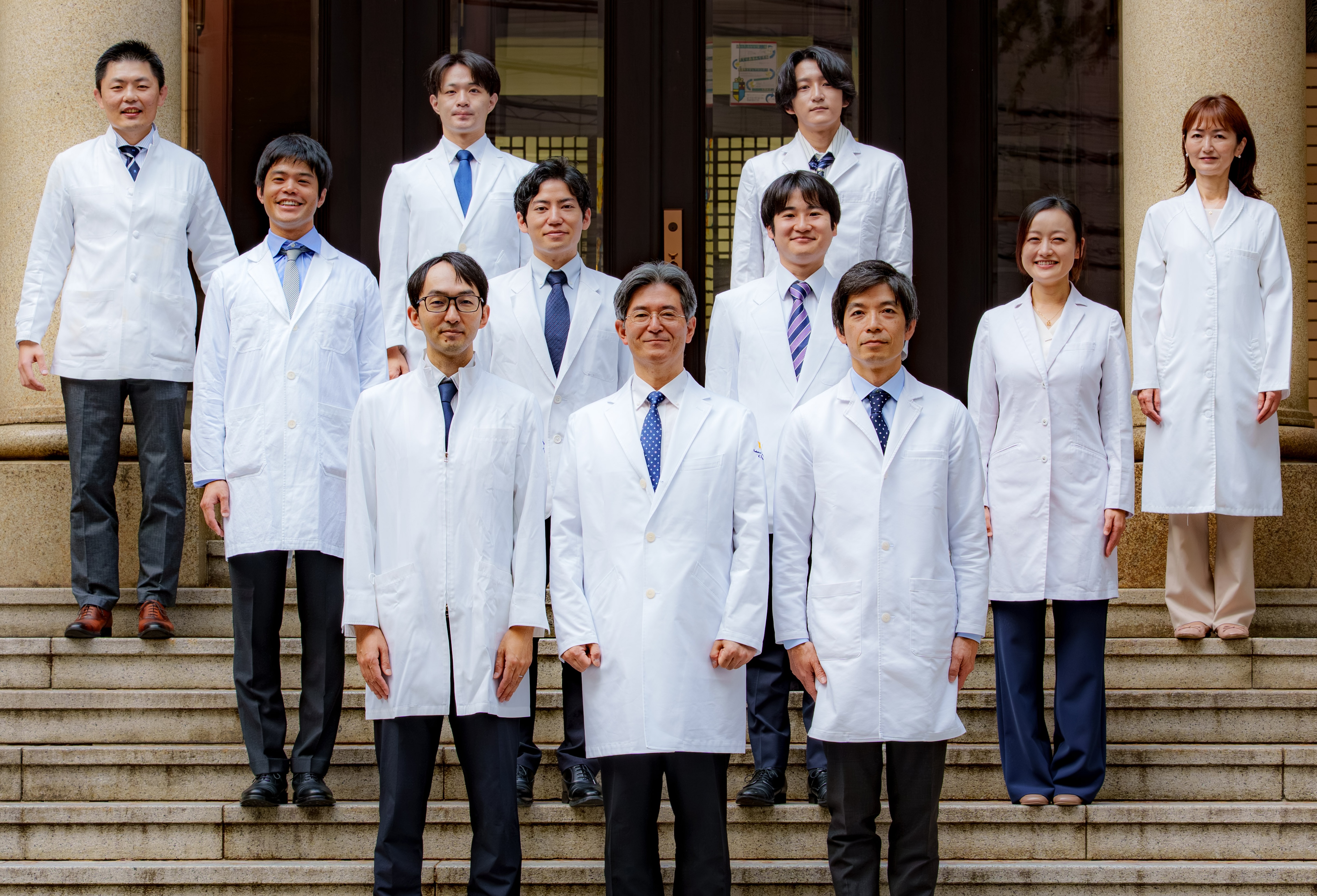 慶應義塾大学医学部小児外科のスタッフ集合写真